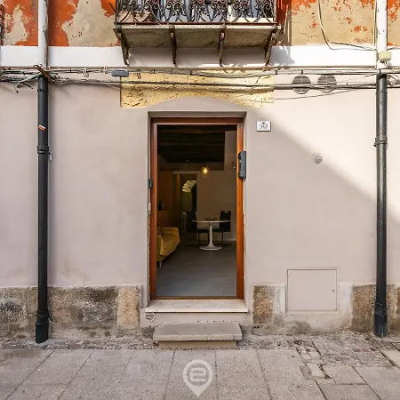 Apartment The Romantic Nest Cagliari